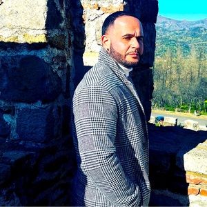 Meet your Posher, Luis